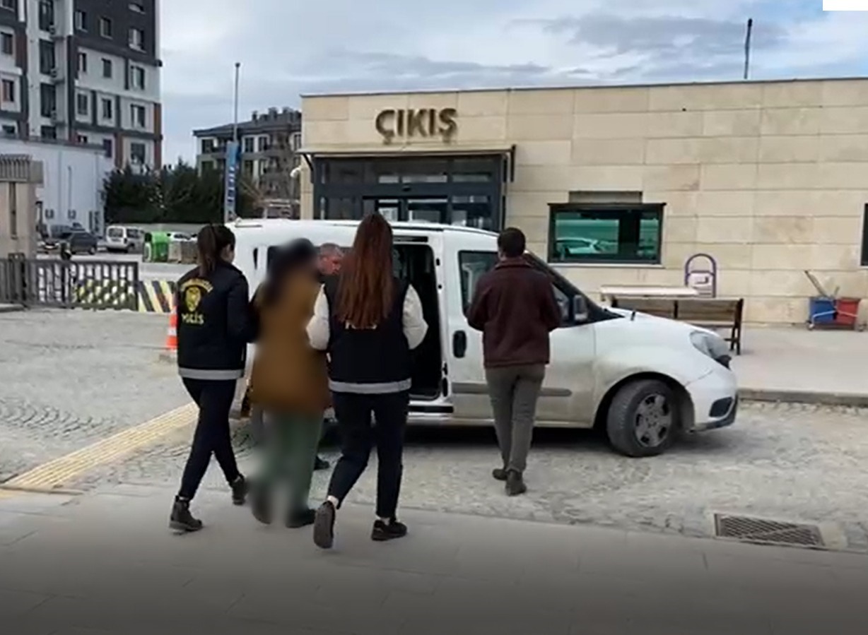 Selçuklu Mahallesi'nde aynı gün iki farklı hırsızlık olayına karışan şüpheliler, emniyet ekiplerinin titiz çalışmaları sonucunda kısa sürede yakalandı.